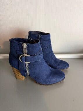 Apt 9 Advisor Dynamic Comfort Heeled Ankle Bootie Navy Woman's 6.5 M